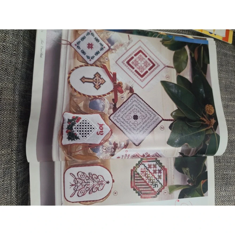 Just CrossStitch magazine 2004 special holiday issue patterns‎ vintage